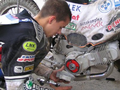 Matěj Kůs v&nbsp;dílně, sezona 2005