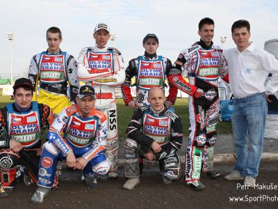 Matěj Kůs s&nbsp;týmem, PSK Olymp Praha – ZP Pardubice, 2013