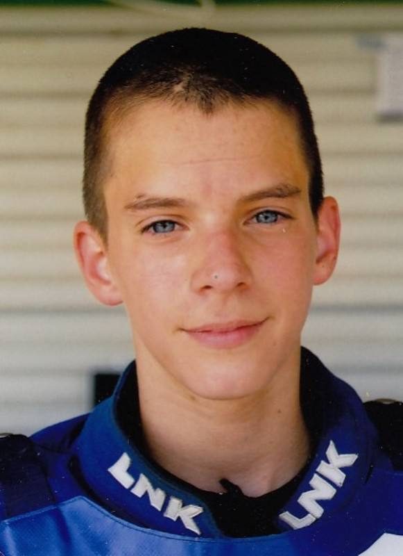 Patnáctiletý Matěj Kůs, portrét zblízka, v&nbsp;modré kombinéze